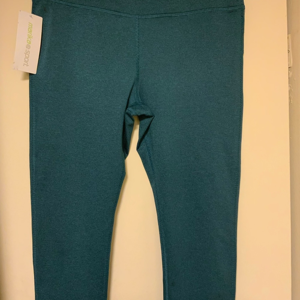 Marika Sport Solid Color Leggings in Green